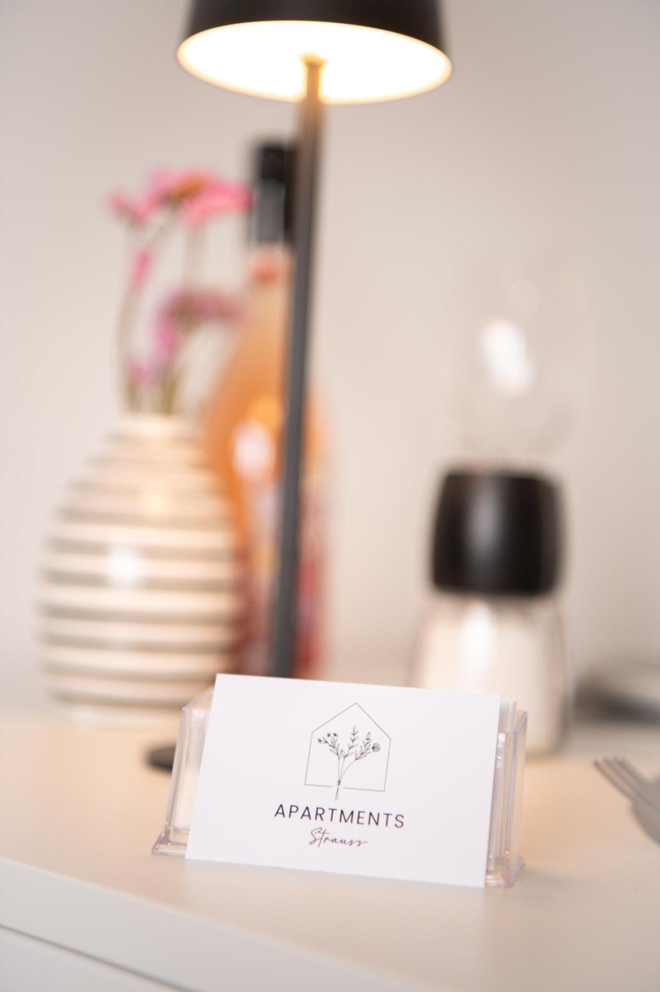 Apartments Strauss Near Bs-Hauptbahnhof ブラウンシュバイク エクステリア 写真